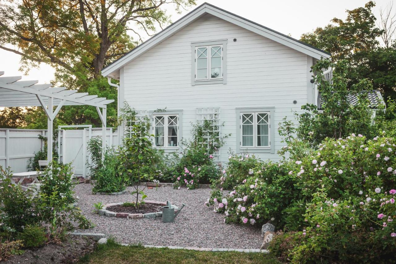 Vallby Cottage Enkoping Exterior photo